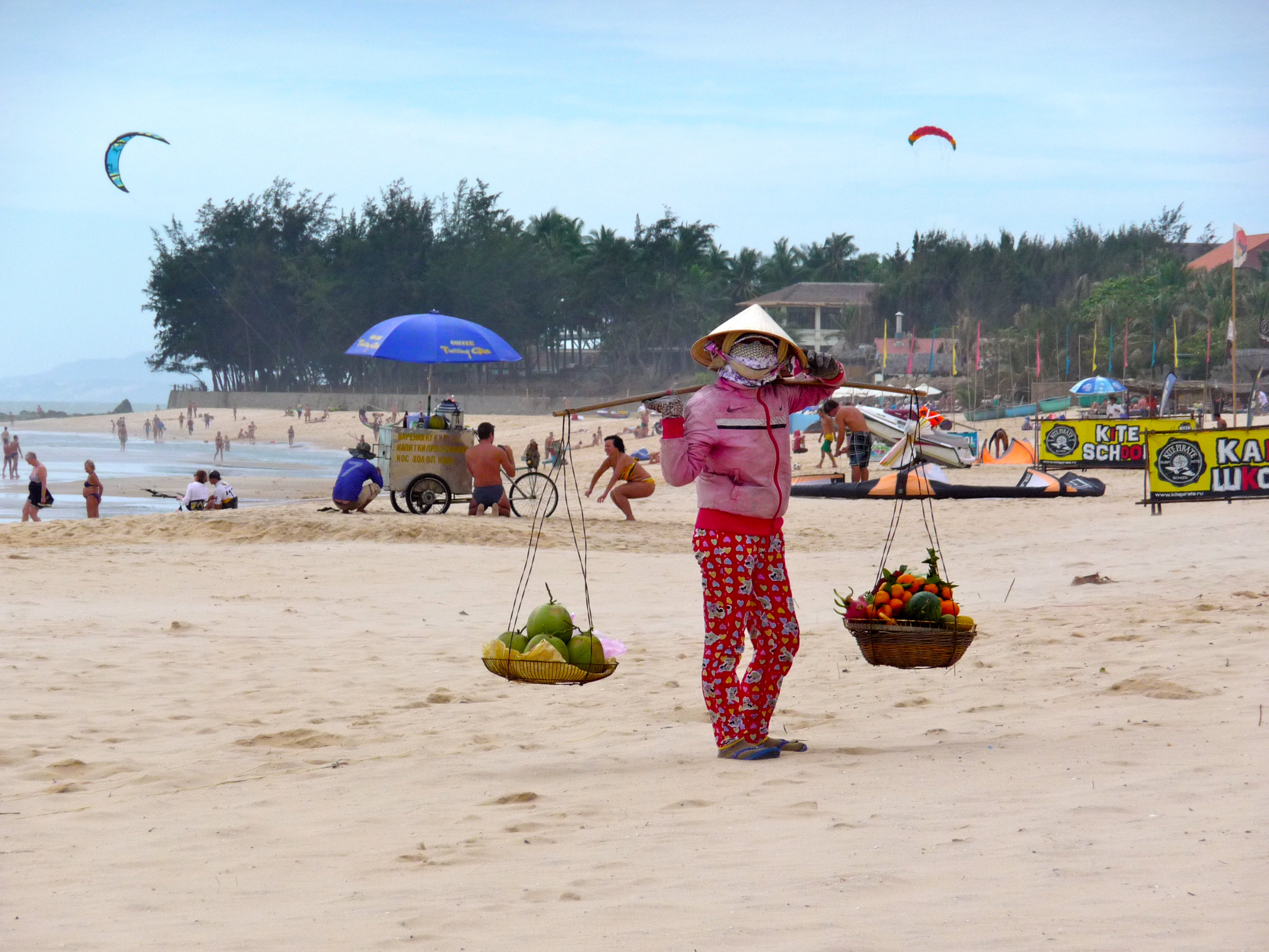 Obstverkäuferin am Strand