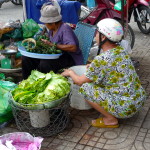 Gemüseverkauf am Strassenrand in Vietnam