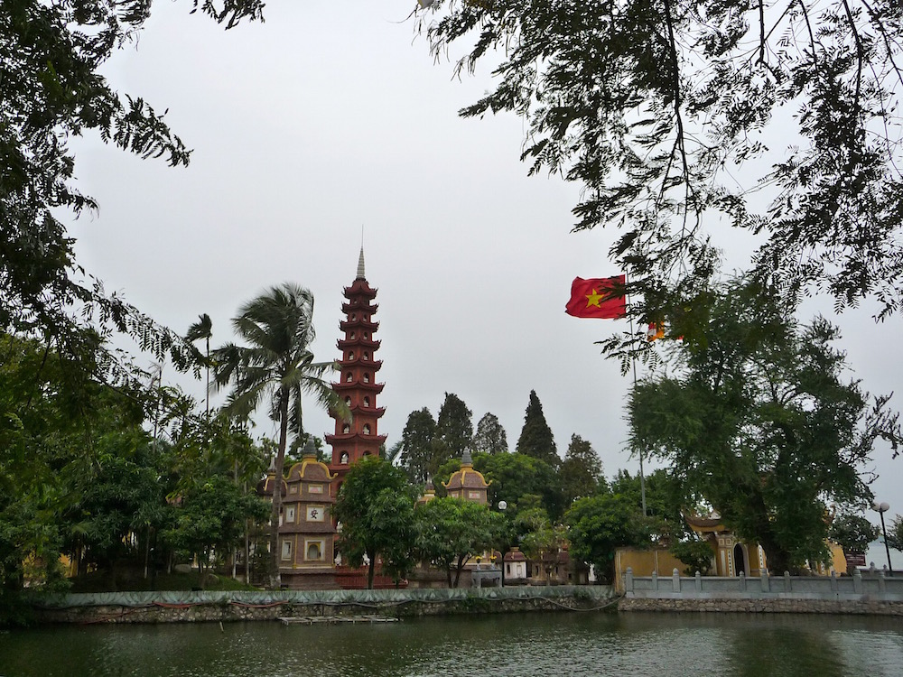 Hoan Kiem See und Pagode in Hanoi
