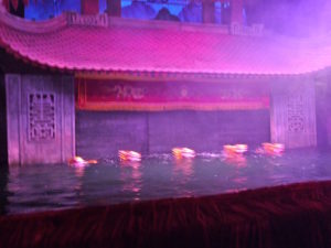 Aufführung Wasserpuppentheater in Hanoi